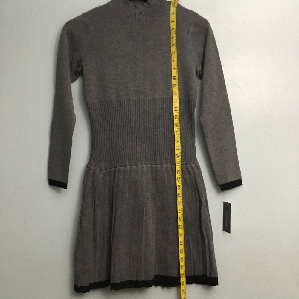 TAYLOR DRESSES - Picture 6 of 15